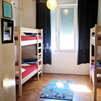bed-in-6-crazy-house-hostel-4