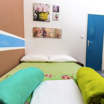 double-bed-2-Crazy-house-hostel-pula-2