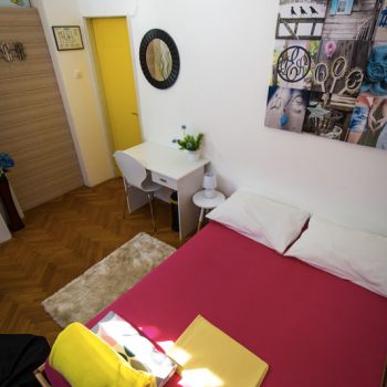double-bed-Crazy-house-hostel-pula
